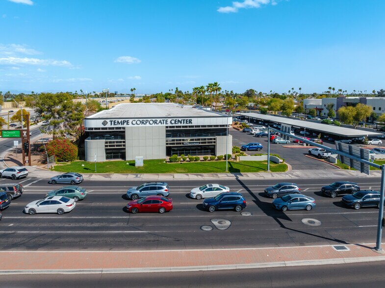 4515 S McClintock Dr, Tempe, AZ à louer - Photo du bâtiment - Image 3 de 15