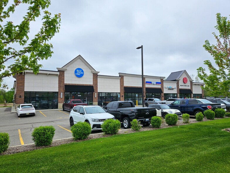 56288 Van Dyke Ave, Shelby Township, MI for lease - Building Photo - Image 2 of 3