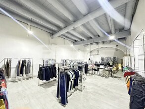 Office in Marseille for lease Interior Photo- Image 2 of 3