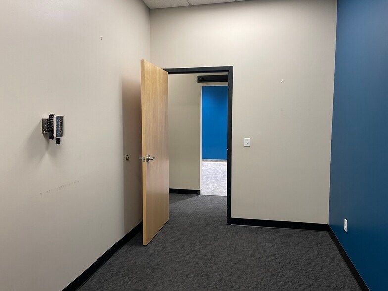 211 Sioux Point Rd, Dakota Dunes, SD à louer - Photo intérieure - Image 2 de 13