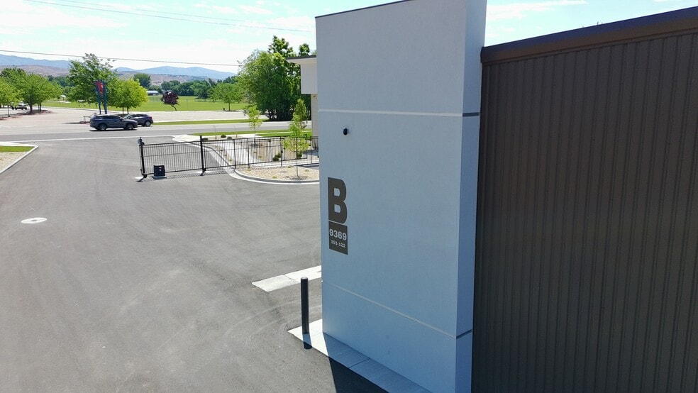 9365 N Horseshoe Bend Rd, Boise, ID for sale - Building Photo - Image 3 of 8