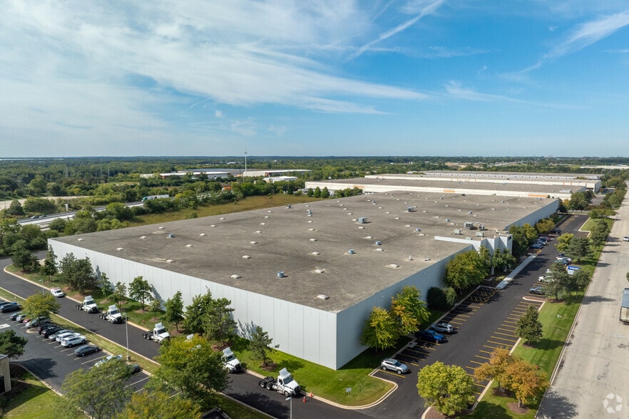 3900 Rock Creek Blvd, Joliet, IL à louer - Photo du bâtiment - Image 3 de 4