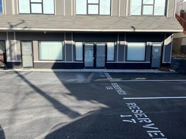 49 Dansbury Ter, East Stroudsburg, PA à louer - Photo du bâtiment - Image 1 de 11