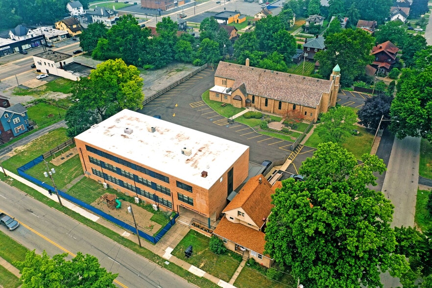 175 B Laird Ave, Warren, OH à vendre - Photo du bâtiment - Image 1 de 51