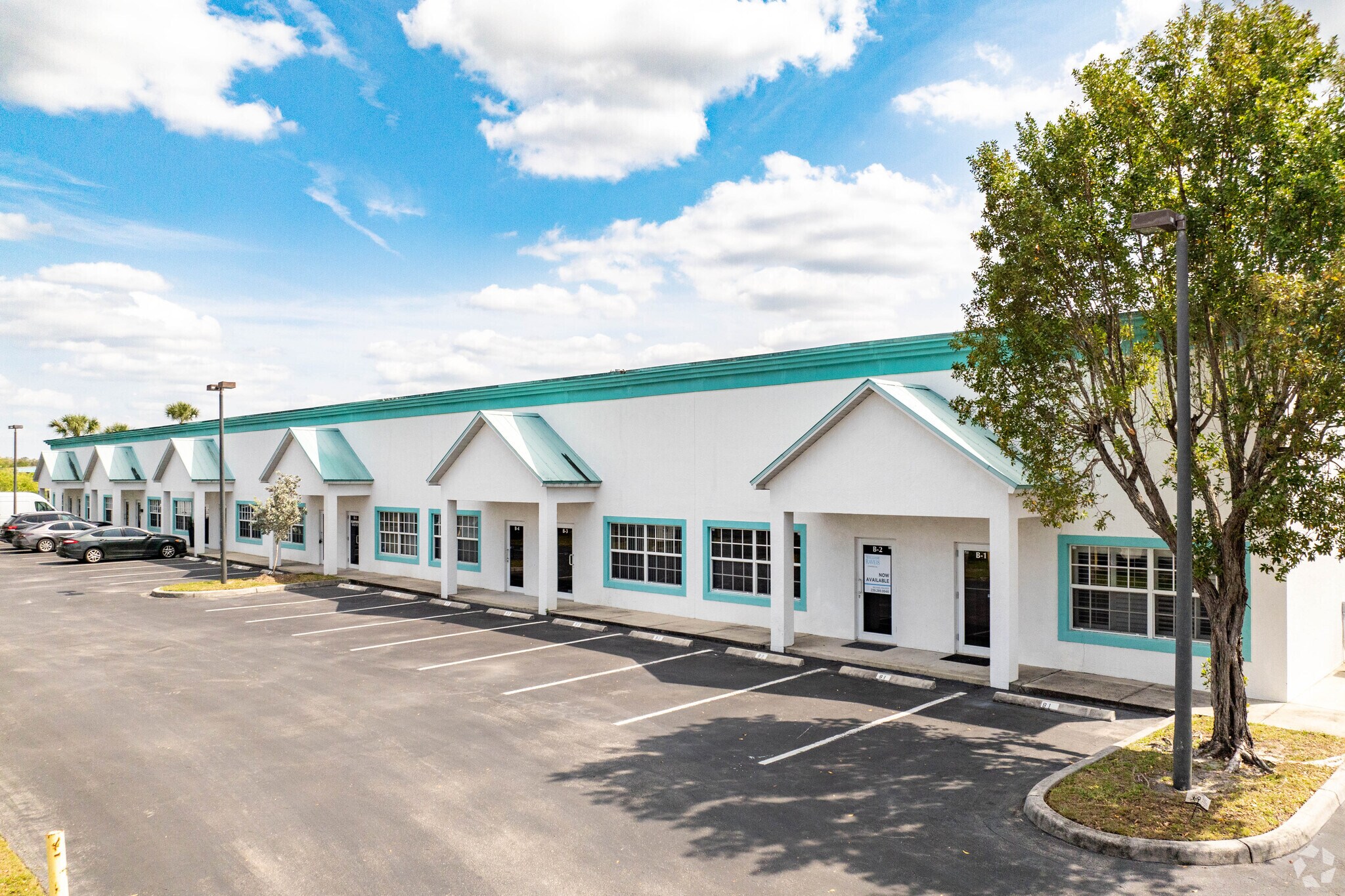 3560 Work Dr, Fort Myers, FL à louer Photo principale- Image 1 de 15