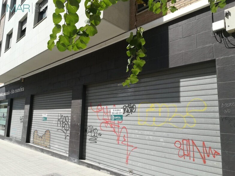 Commerce de détail dans Elche, Alicante à louer - Photo du bâtiment - Image 2 de 13