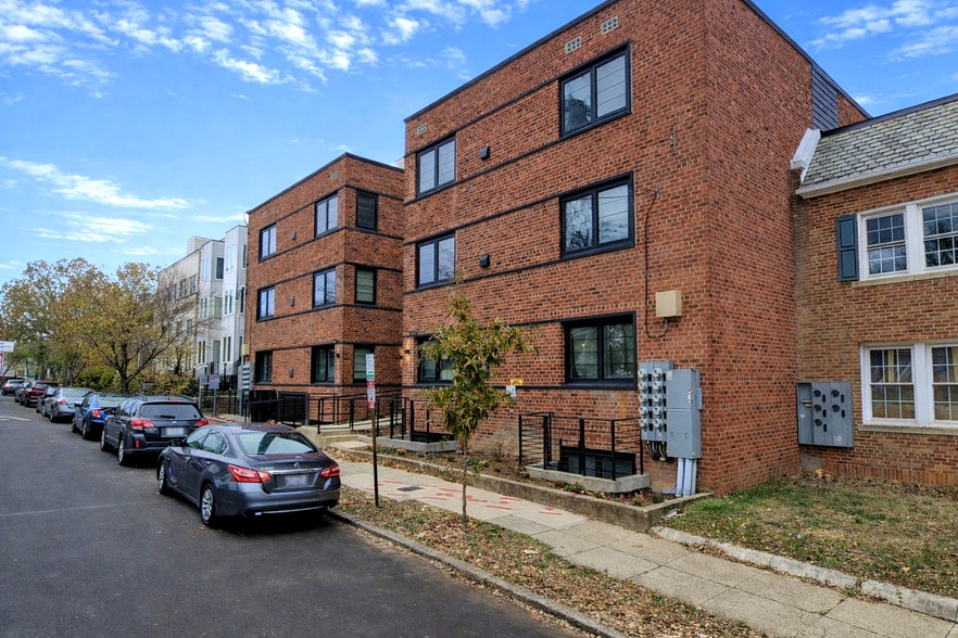 622-624 Girard St NE, Washington, DC for sale - Primary Photo - Image 1 of 6