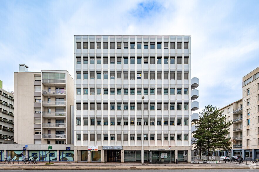 Bureau dans Lyon à louer - Photo du bâtiment - Image 2 de 2