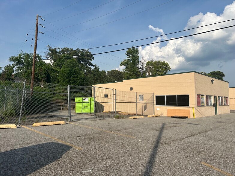 918-948 W Patapsco Ave, Baltimore, MD à louer - Photo du bâtiment - Image 3 de 13