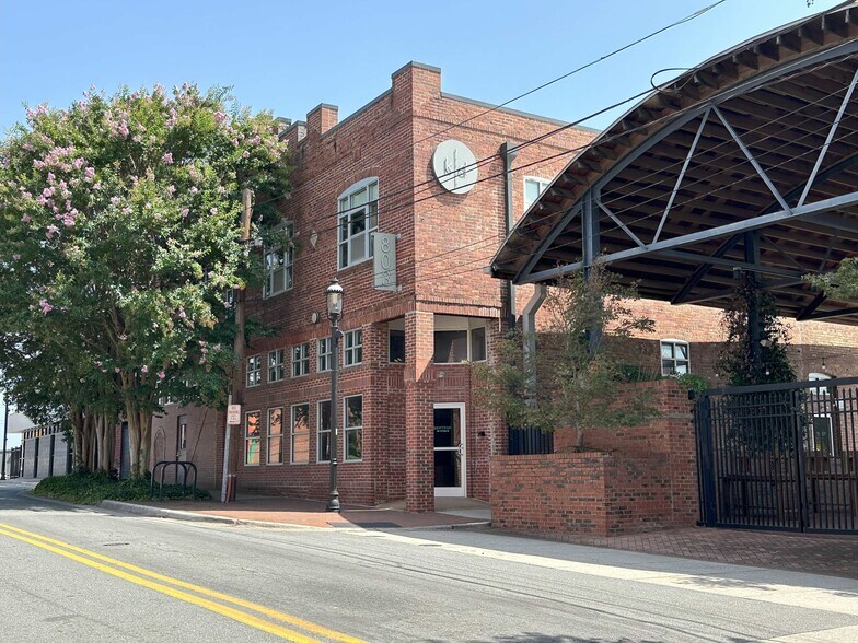 803 N Trade St, Winston-Salem, NC for lease - Building Photo - Image 2 of 8