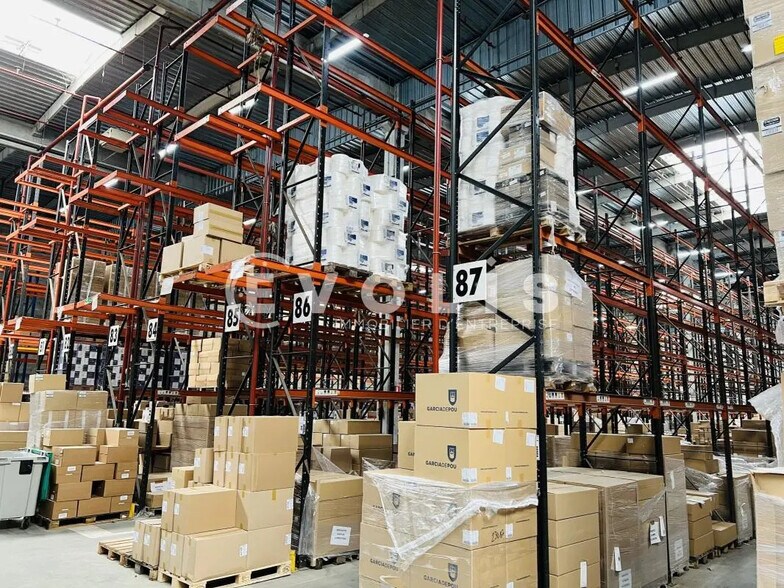 Industrial in Croissy-Beaubourg for lease - Building Photo - Image 3 of 3