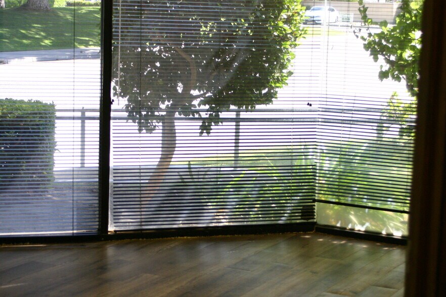 5301 Office Park Dr, Bakersfield, CA à louer - Photo du bâtiment - Image 3 de 15