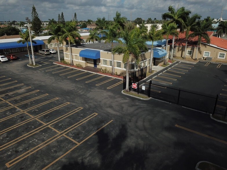 1446 N Krome Ave, Florida City, FL à louer - Photo du bâtiment - Image 1 de 15