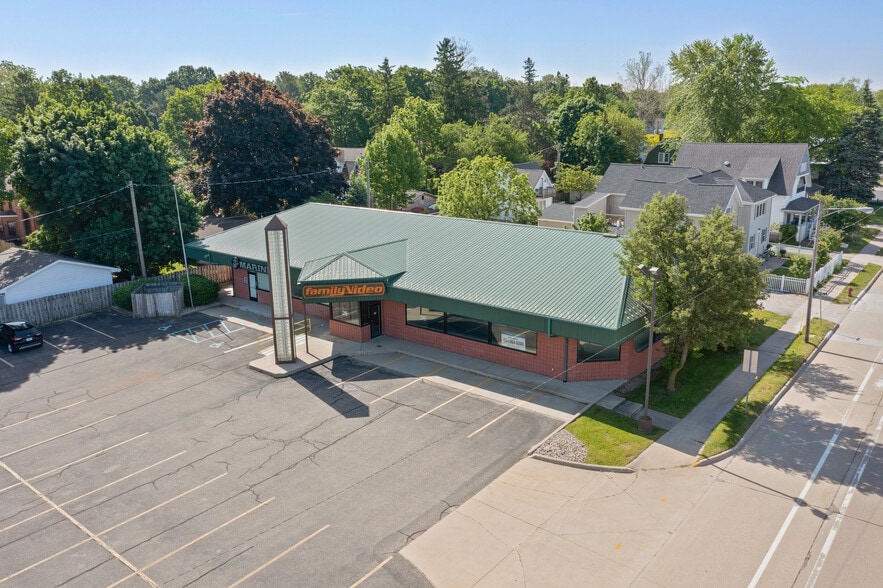 359 Broadway St, South Haven, MI à louer - Photo du bâtiment - Image 2 de 6