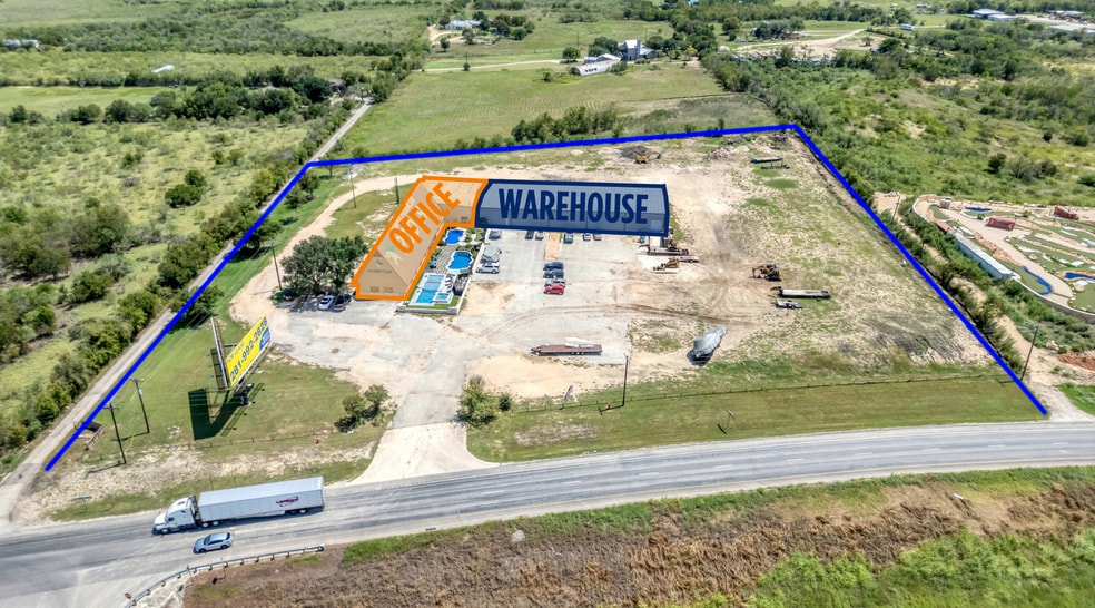 7570 IH - 35 Fwy, New Braunfels, TX à vendre - Photo du bâtiment - Image 3 de 12