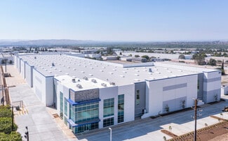 Plus de détails pour 212 N Smith Ave, Corona, CA - Industriel à louer