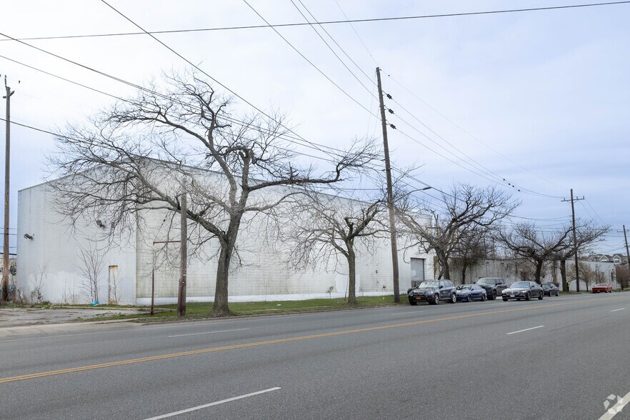 3000 Lawson Blvd, Oceanside, NY à louer - Photo du bâtiment - Image 3 de 11