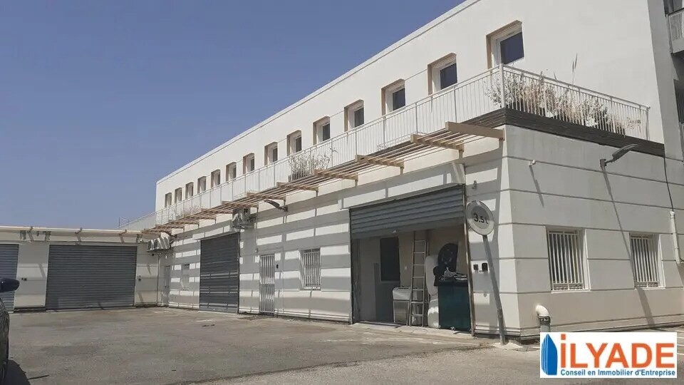 Flex in Marseille for lease - Building Photo - Image 1 of 7