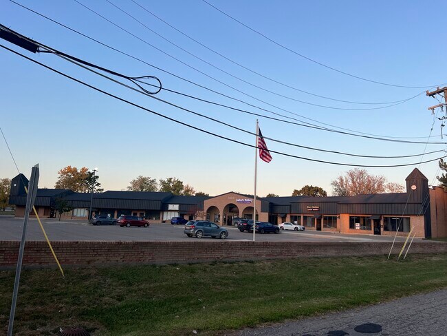 More details for 1400 Scott Lake Rd, Waterford, MI - Office/Medical for Lease