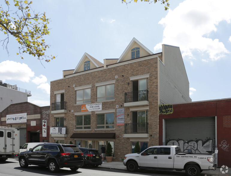 878 Metropolitan Ave, Brooklyn, NY for sale - Building Photo - Image 1 of 2