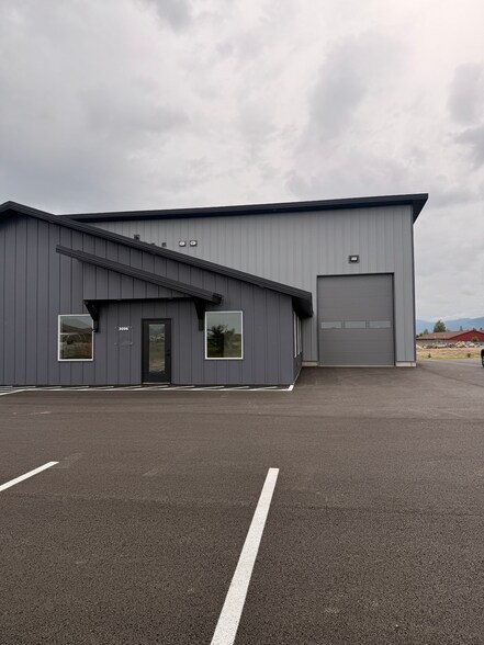 3092 W Bellanca Ct, Hayden, ID à louer - Photo du bâtiment - Image 2 de 16