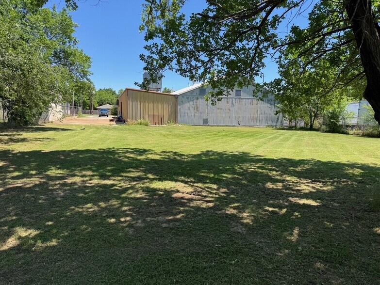 1202 N Flood Ave, Norman, OK à vendre - Photo du bâtiment - Image 2 de 3