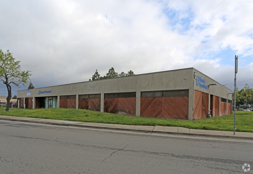 8480 Enterprise Way, Oakland, CA à louer - Photo du bâtiment - Image 3 de 9