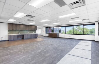 4005 Banister Ln, Austin, TX for lease Interior Photo- Image 2 of 3