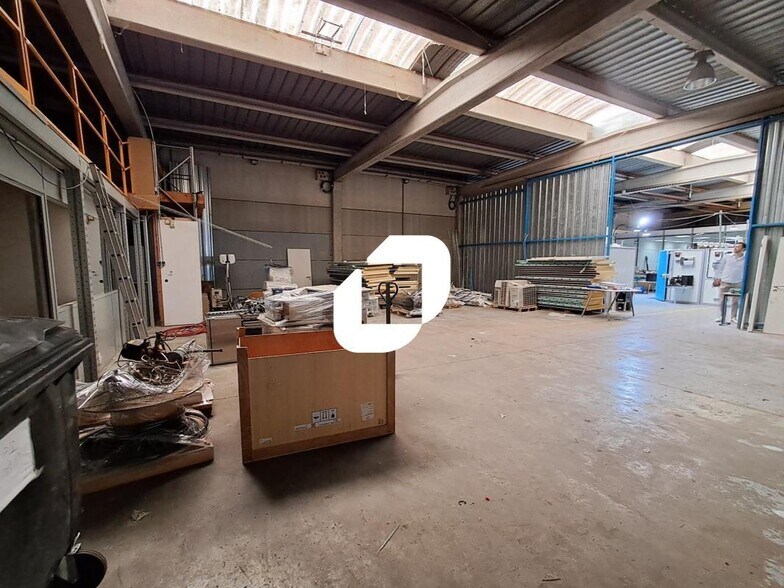 Flex in Pérenchies for lease - Interior Photo - Image 3 of 7