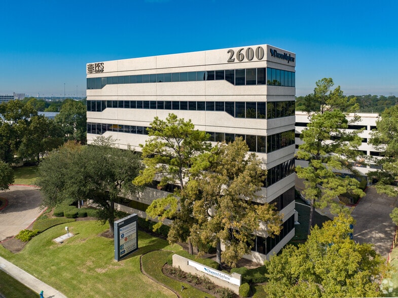 2600 N Loop Fwy W, Houston, TX for lease - Building Photo - Image 1 of 10
