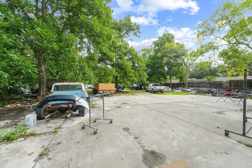 1415 Massey Tompkins Rd, Baytown, TX à vendre - Photo du bâtiment - Image 3 de 13