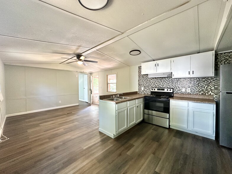 9314 Beeler Ct, Bon Aqua, TN à vendre - Photo du bâtiment - Image 3 de 51