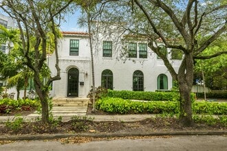 5601 Biscayne Blvd, Miami, FL à louer Photo du bâtiment- Image 2 de 39