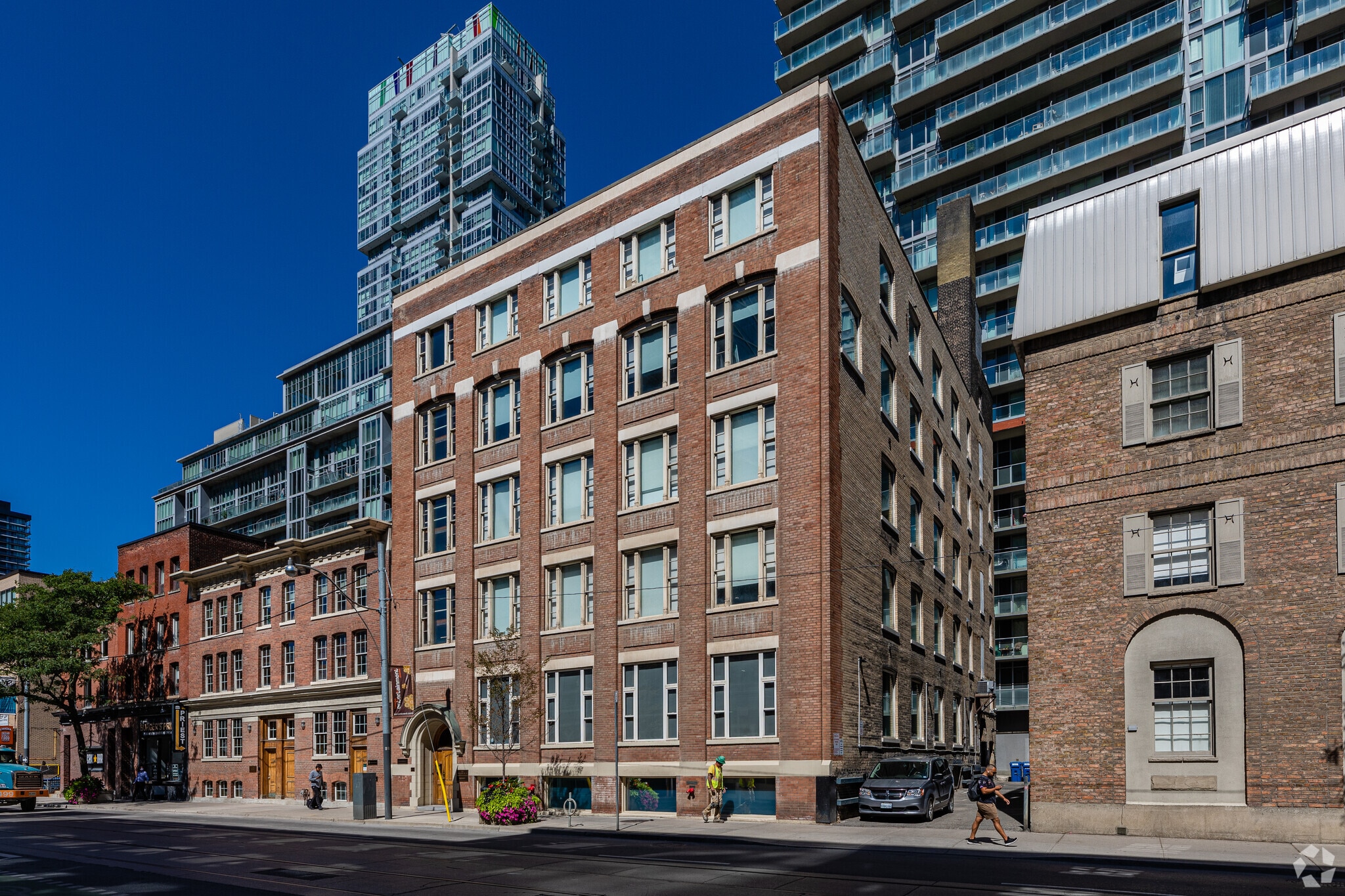 200 Adelaide St W, Toronto, ON for sale Building Photo- Image 1 of 1