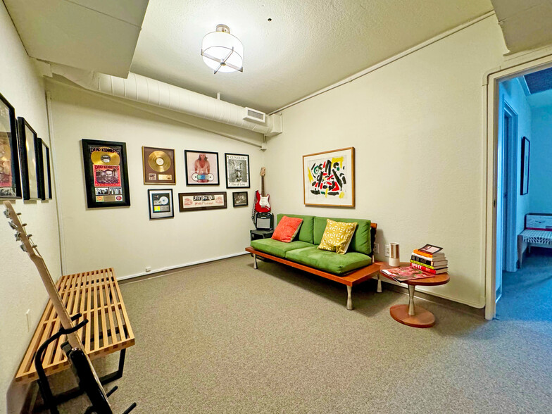 104 W Anapamu St, Santa Barbara, CA for lease - Interior Photo - Image 3 of 20