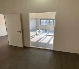 Office in Villeneuve-la-Garenne for lease - Interior Photo - Image 2 of 4