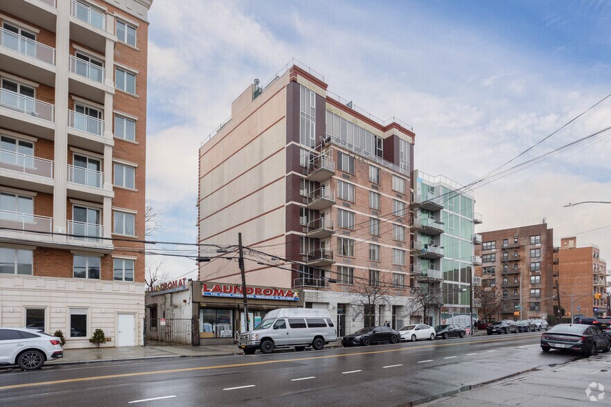 390 Kings Hwy, Brooklyn, NY à louer - Photo du bâtiment - Image 3 de 9