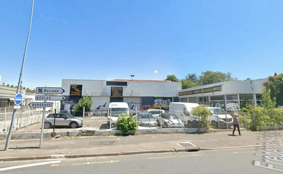 Retail in Bègles for lease Building Photo- Image 1 of 3