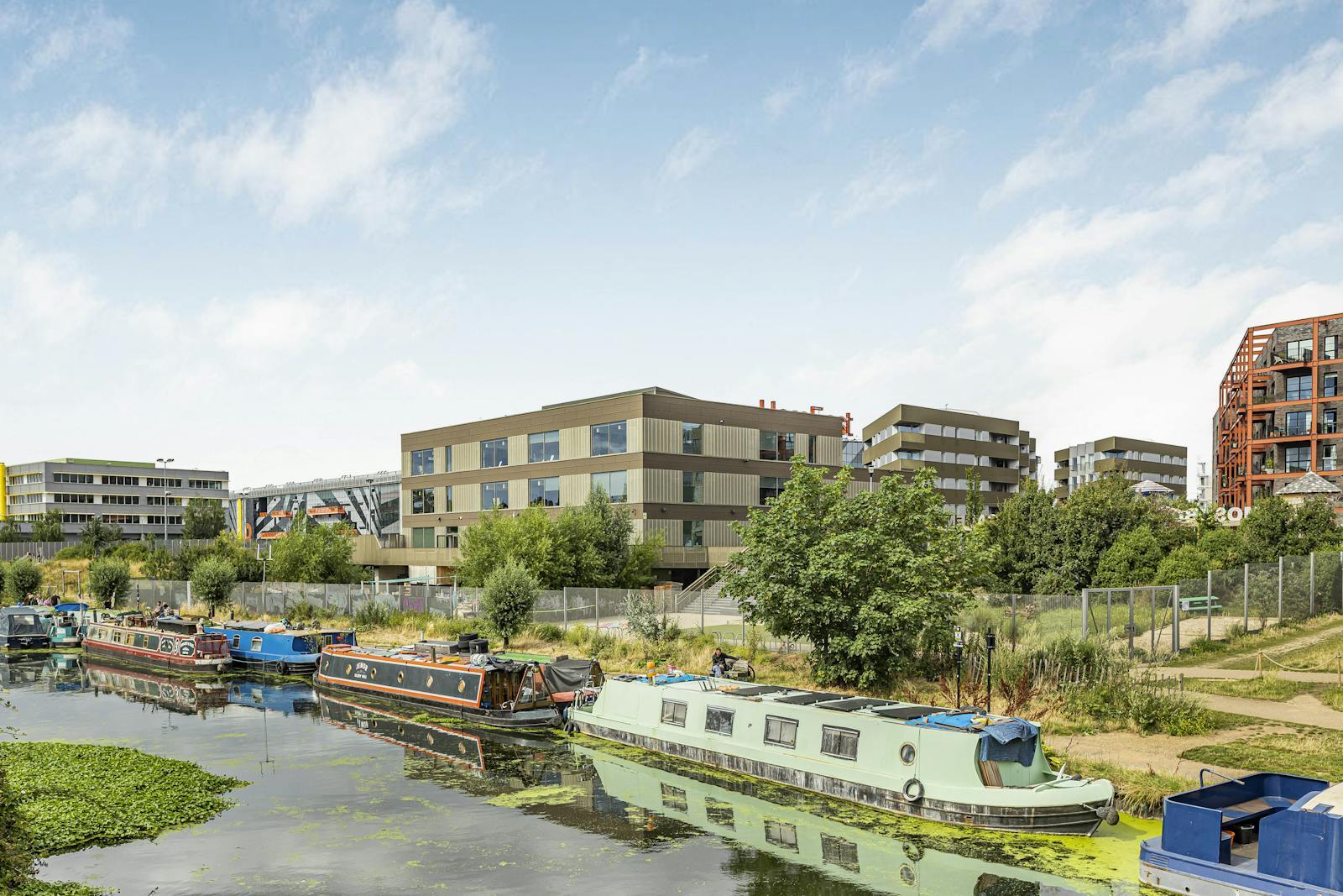 8 Parkes St, Londres à louer Photo du bâtiment- Image 1 de 14