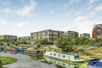 8 Parkes St, Londres à louer Photo du bâtiment- Image 1 de 14