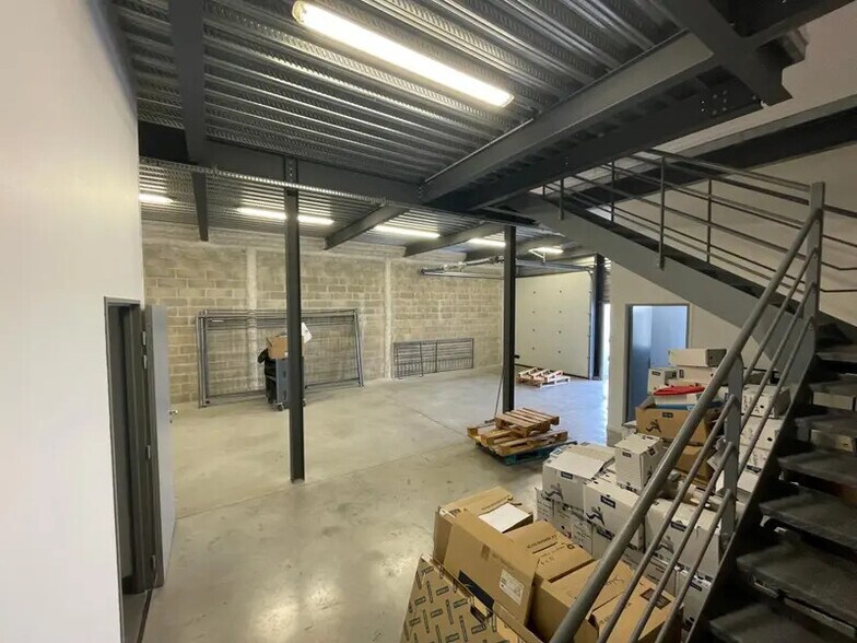 Flex in SAINT-OUEN-L'AUMONE for lease - Interior Photo - Image 2 of 12