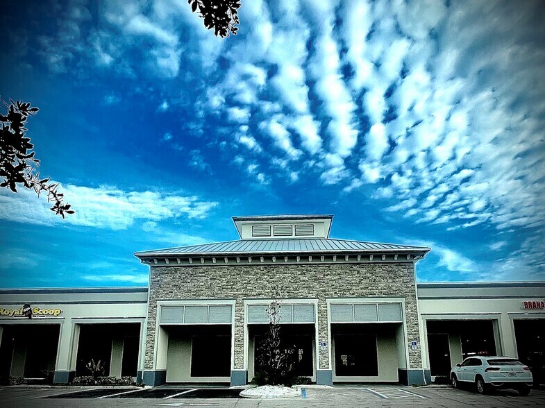 7273 Vanderbilt Beach Rd, Naples, FL à louer - Photo du bâtiment - Image 2 de 18