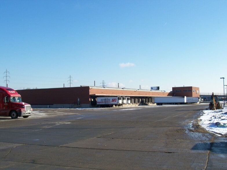 12499 Evergreen Ave, Detroit, MI for lease - Primary Photo - Image 1 of 6