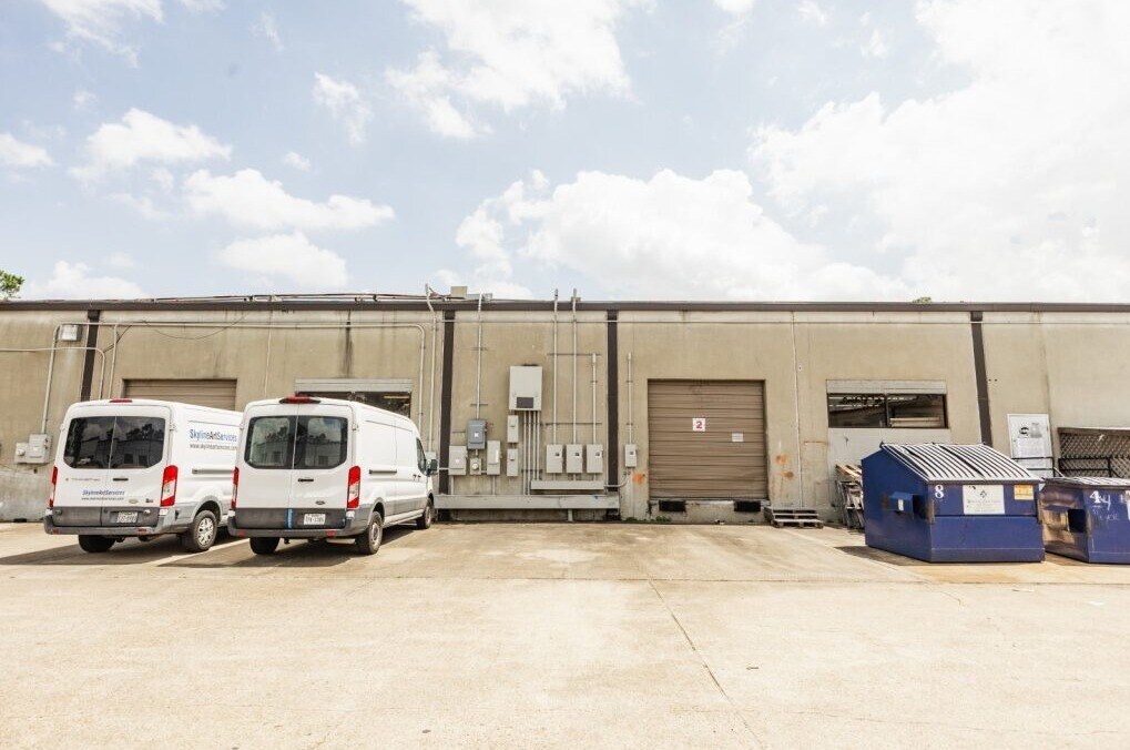 6925 Portwest Dr, Houston, TX à louer Photo du bâtiment- Image 1 de 9