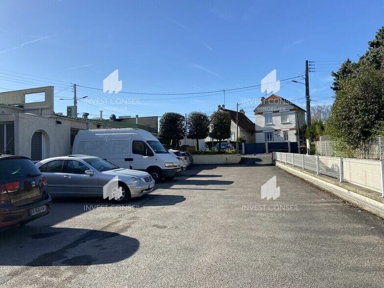2 Rue Du Val D'Or, Cormeilles-en-Parisis for lease - Building Photo - Image 2 of 4