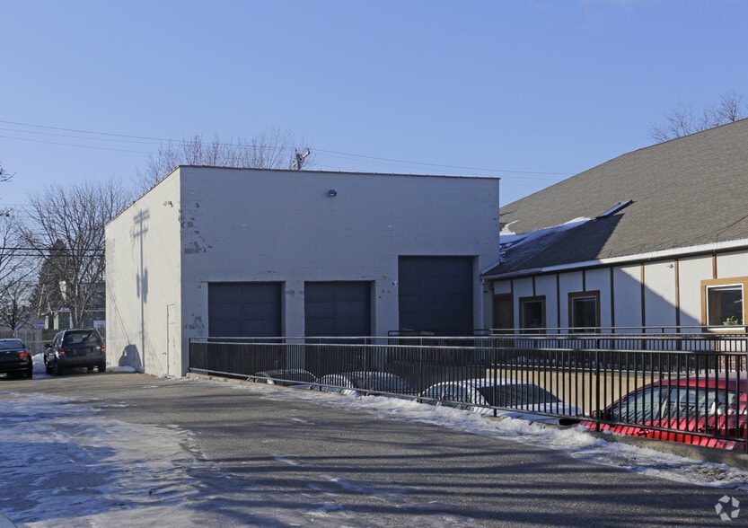 4020 Minnehaha Ave, Minneapolis, MN for lease - Building Photo - Image 3 of 38