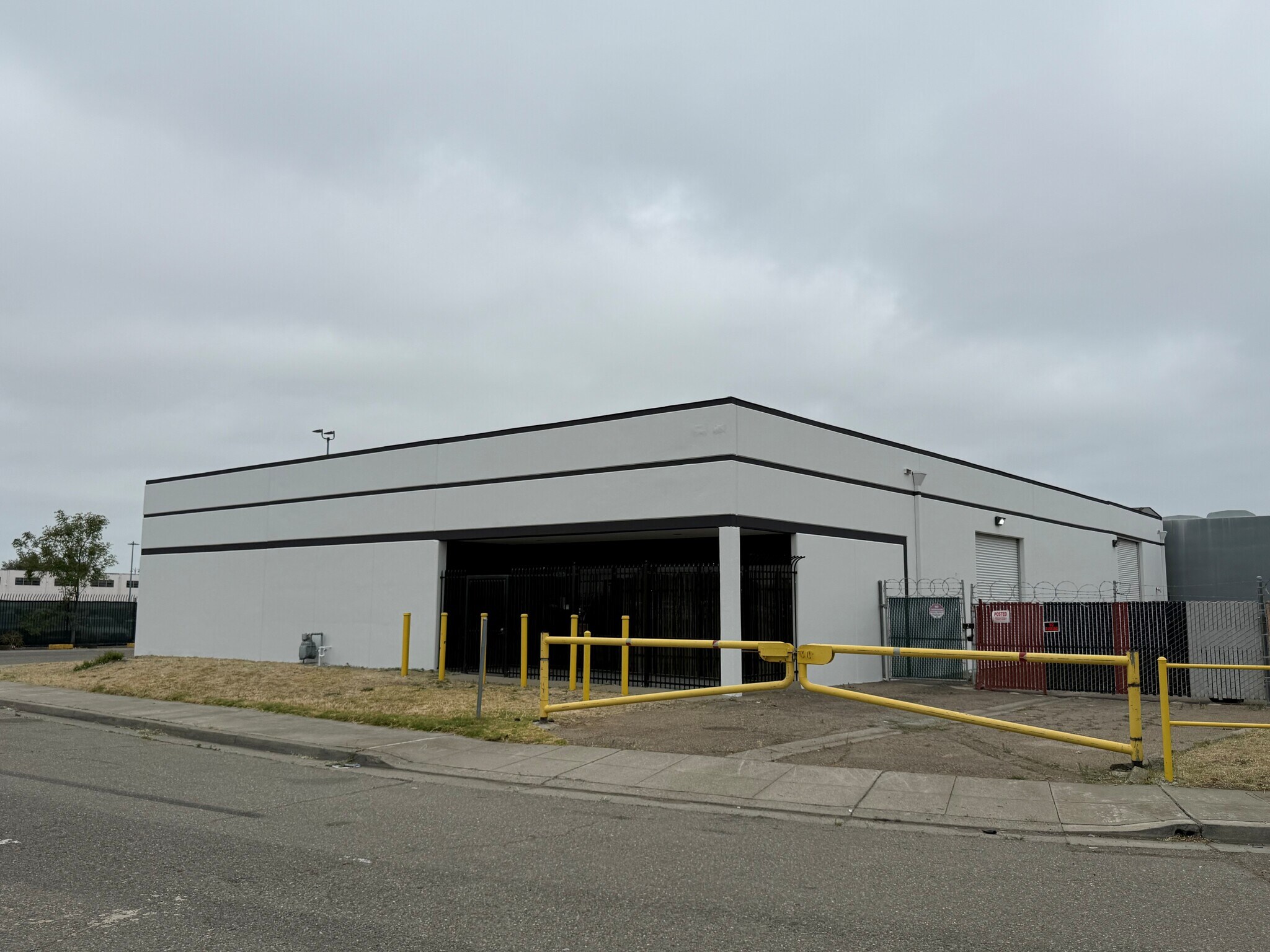 9821 Kitty Ln, Oakland, CA à louer Photo du bâtiment- Image 1 de 4