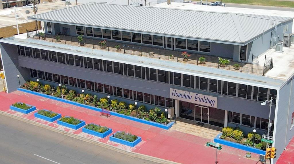 200 W Illinois Ave, Midland, TX à vendre Photo du bâtiment- Image 1 de 46