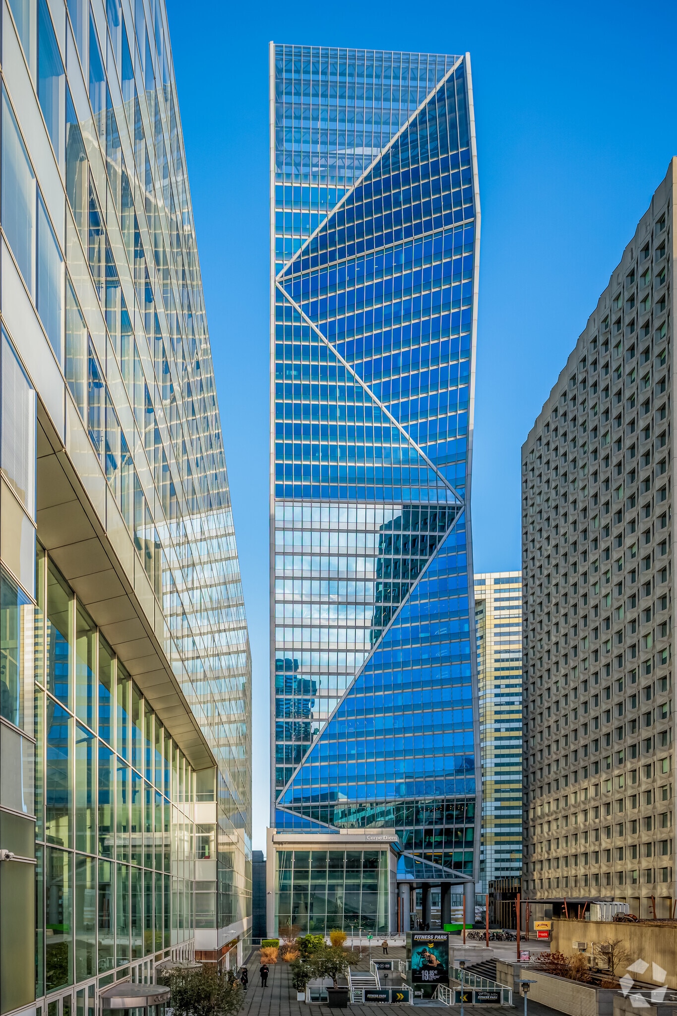 31 Place Des Corolles, Courbevoie à louer Photo principale- Image 1 de 5