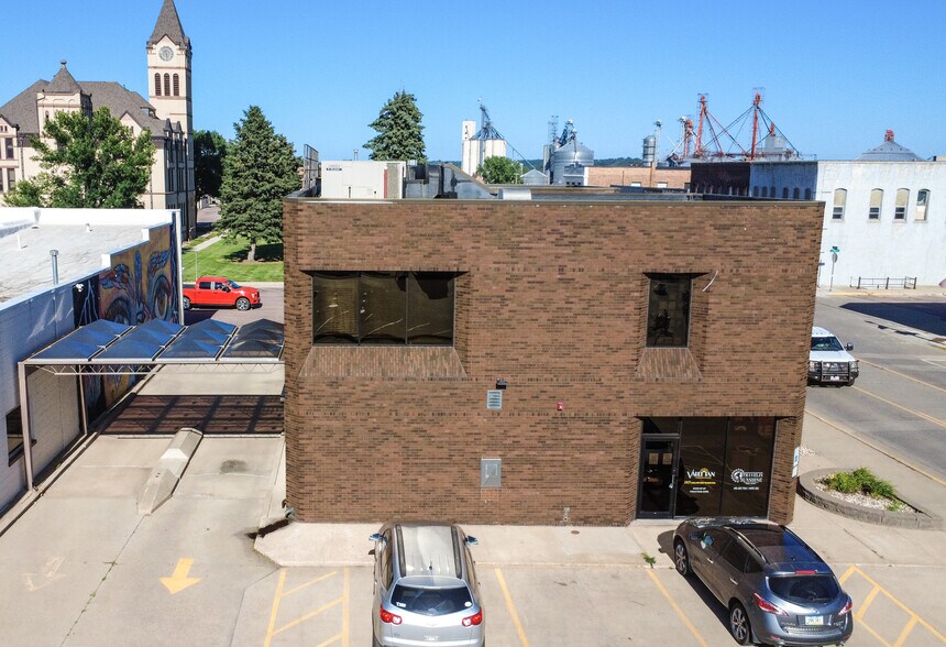 102 W 5th St, Canton, SD à vendre - Photo du bâtiment - Image 3 de 23